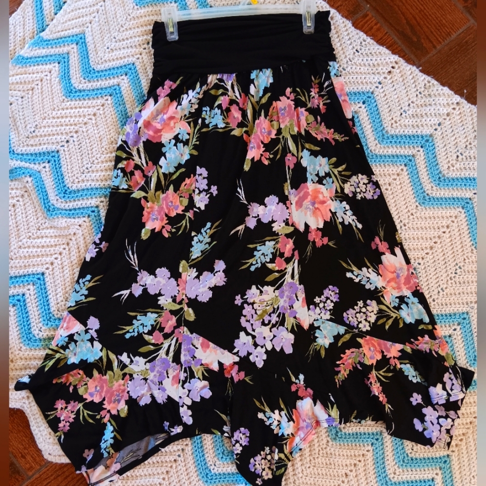 I.N. Studio black floral skirt